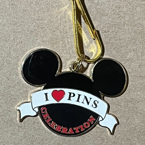 Disney Lanyard with Pin and Medallion ~ I Love Pins - Picture 2 of 2